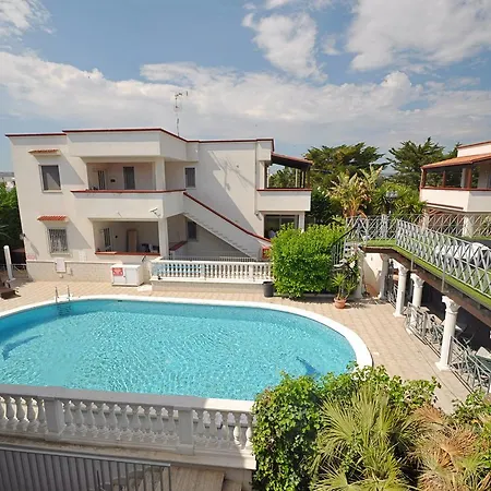 Aparthotel Mezzaluna Carovigno