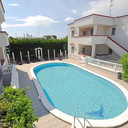 Aparthotel Mezzaluna