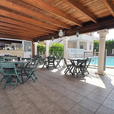 Aparthotel Mezzaluna