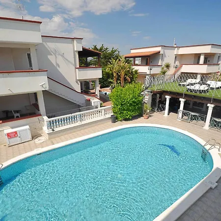 Mezzaluna Aparthotel *